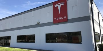 Tesla ကုမ္ပဏီမှ အလုပ်သမား ဥပဒေကို ချိုးဖောက်ခဲ့လို့ တိုင်ကြားခြင်းခံရ