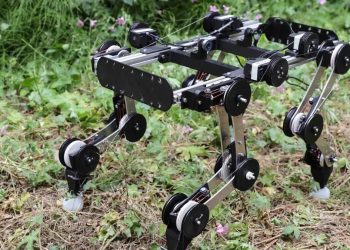 အပြေးစက်ပေါ်မှာ Support မပါပဲ ပြေးနိုင်တဲ့ Robotic Dog