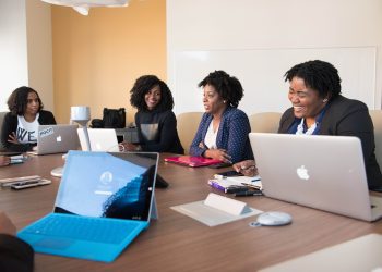 လုပ်ငန်းရှင်တွေအနေနဲ့​ Self-Promotion ဘယ်လိုလုပ်ကြမလဲ