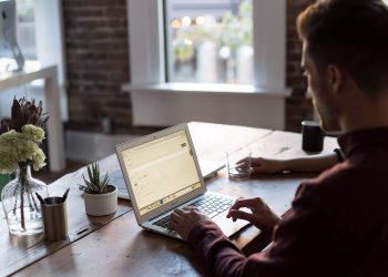 Remote Jobs တွေလုပ်မယ်ဆိုရင် တက်မြောက်ထားရမည့် Skills များ