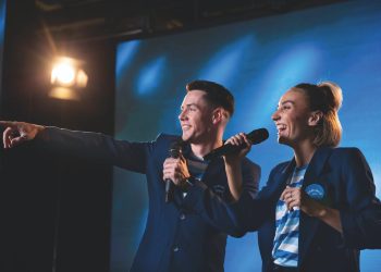 Skills အများကြီးမလိုတဲ့ Entertainment နယ်ပယ်ထဲက လစာကောင်းတဲ့ အလုပ်များ​